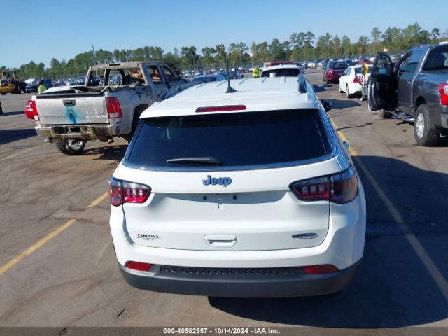 3C4NJCBB8NT228907 Jeep Compass Latitude Fwd
