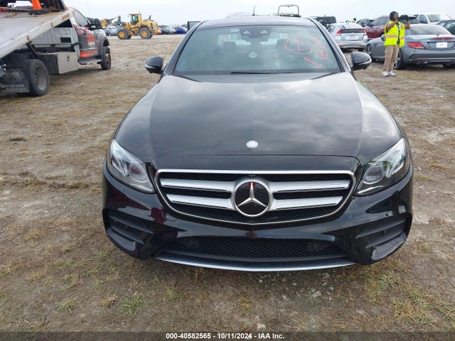 WDDZF4JB4HA028375 Mercedes-Benz E 300