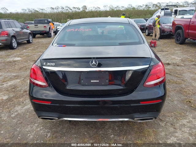 WDDZF4JB4HA028375 Mercedes-Benz E 300