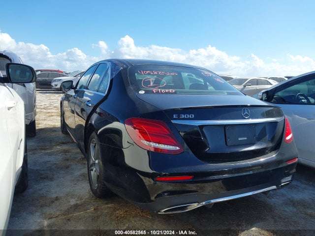 WDDZF4JB4HA028375 Mercedes-Benz E 300