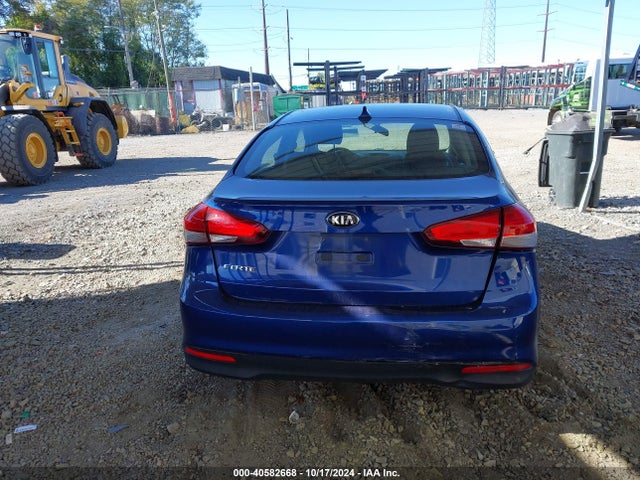 KIA FORTE LX 2018 3KPFK4A76JE183310 Image 16