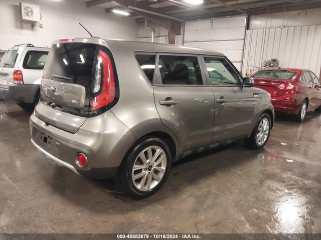 KIA SOUL + 2017 KNDJP3A5XH7449006 Image 4