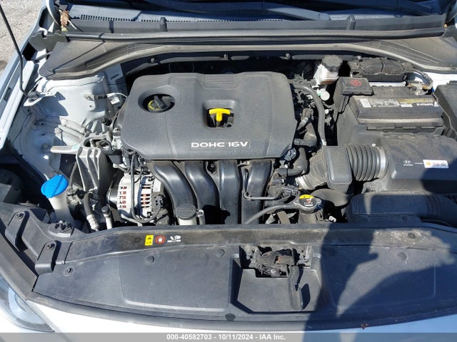 Hyundai ELANTRA SE 2018 5NPD74LF8JH400574 Image 10