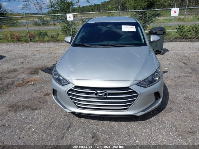 Hyundai ELANTRA SE 2018 5NPD74LF8JH400574 Image 12