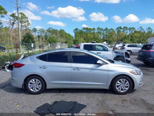 Hyundai ELANTRA SE 2018 5NPD74LF8JH400574 Image 13