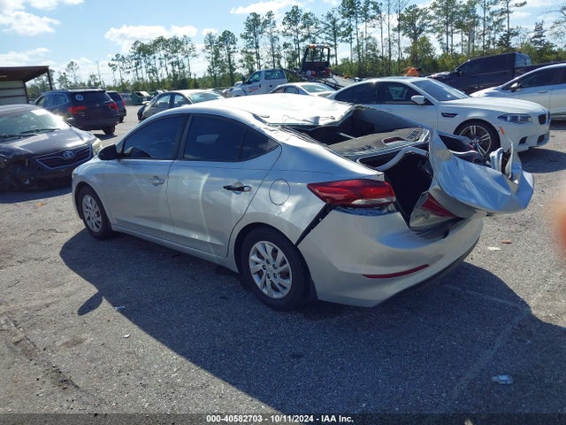 Hyundai ELANTRA SE 2018 5NPD74LF8JH400574 Image 3