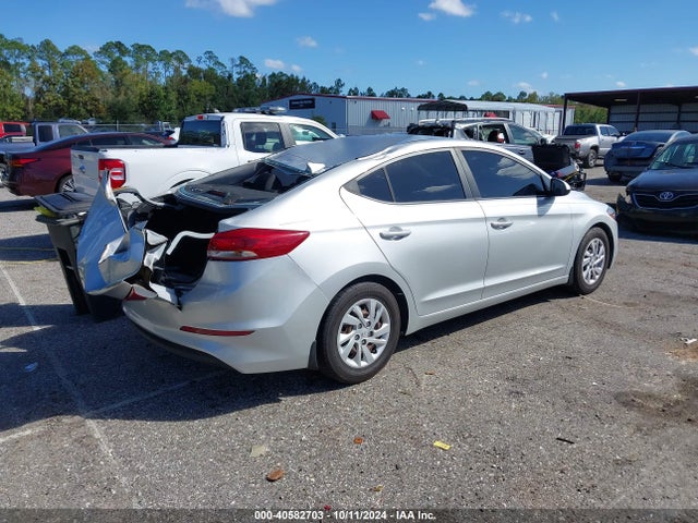 Hyundai ELANTRA SE 2018 5NPD74LF8JH400574 Image 4