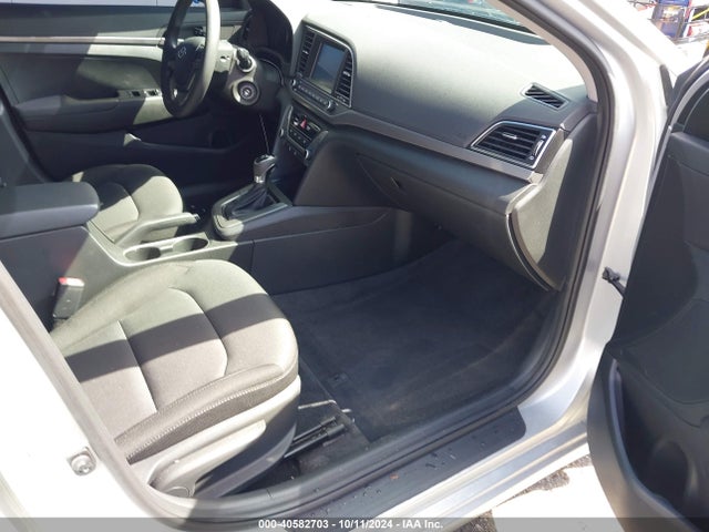 Hyundai ELANTRA SE 2018 5NPD74LF8JH400574 Image 5