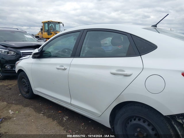 Hyundai ACCENT SE 2018 3KPC24A3XJE021406 Image 14