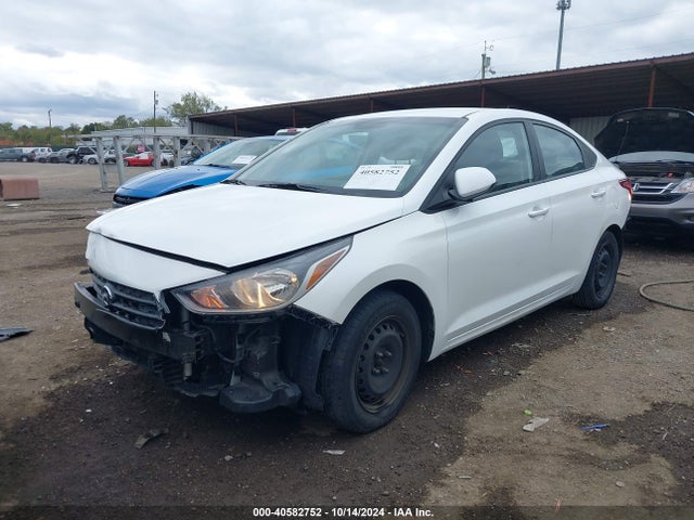 Hyundai ACCENT SE 2018 3KPC24A3XJE021406 Image 2