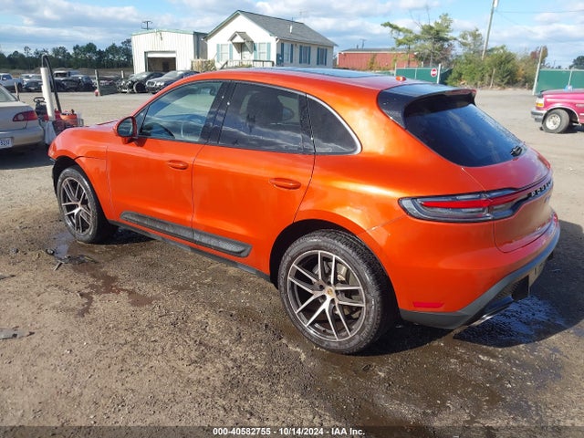2022 PORSCHE MACAN WP1AA2A56NLB02687 Photo 2