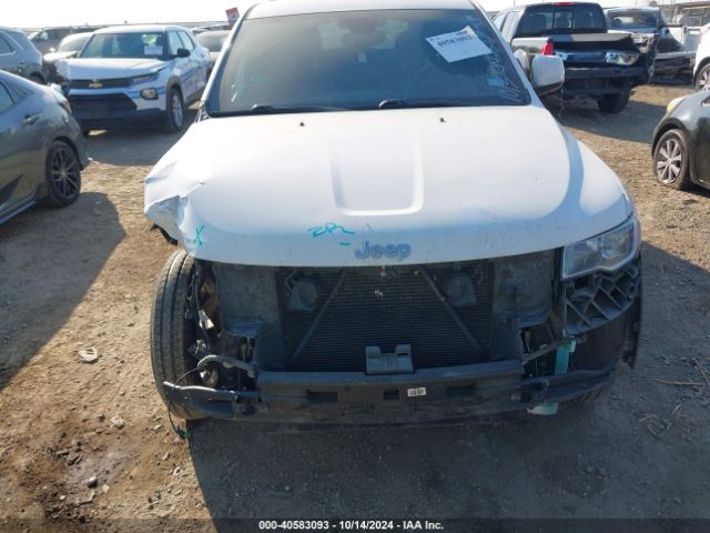 1C4RJEAG0JC311876 Jeep Grand Cherokee Laredo E 4x2
