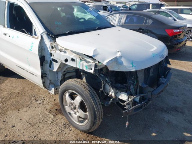 1C4RJEAG0JC311876 Jeep Grand Cherokee Laredo E 4x2