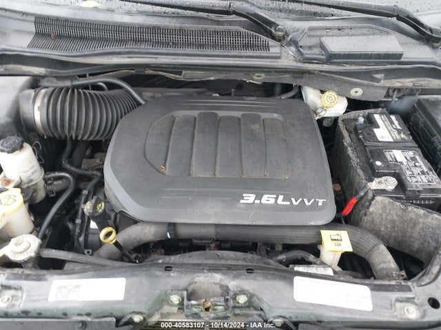 2C4RC1HG2ER108963 Chrysler Town & Country S