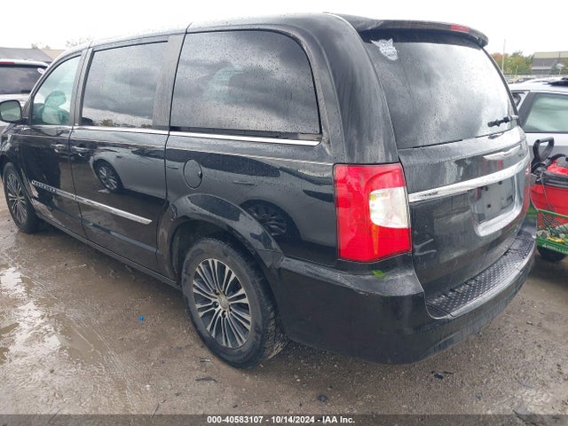 2C4RC1HG2ER108963 Chrysler Town & Country S