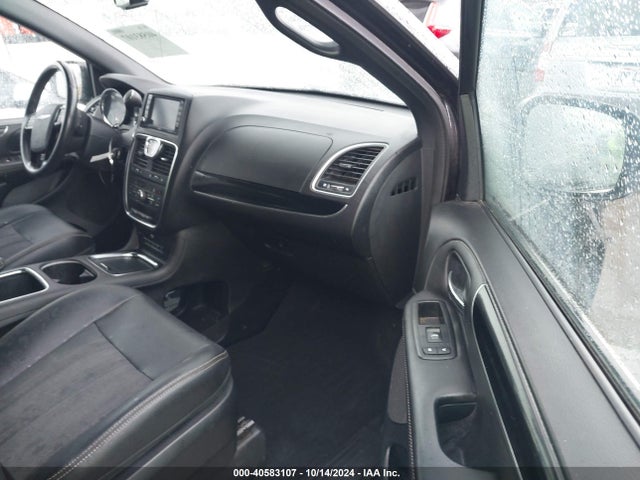 2C4RC1HG2ER108963 Chrysler Town & Country S