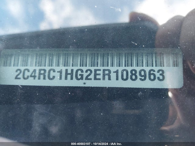 2C4RC1HG2ER108963 Chrysler Town & Country S