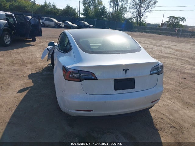 2022 TESLA MODEL 3 5YJ3E1EAXNF185687 Photo 2