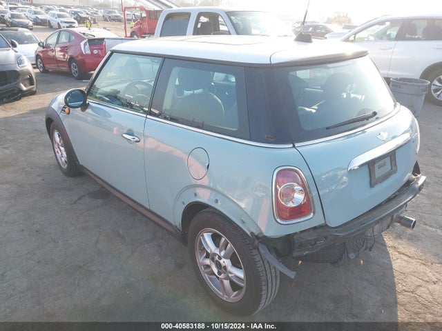 2013 MINI HARDTOP WMWSU3C53DT677826 Photo 2