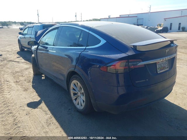 2018 TESLA MODEL X 5YJXCBE29JF120846 Photo 2