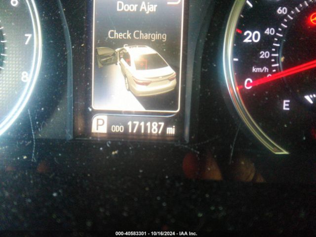 4T1BF1FK0HU330842 Toyota CAMRY SE