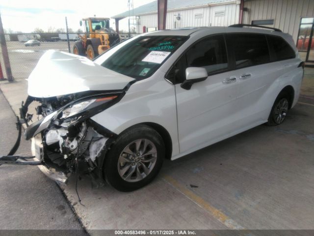 5TDJRKEC7NS121928 Toyota SIENNA XLE