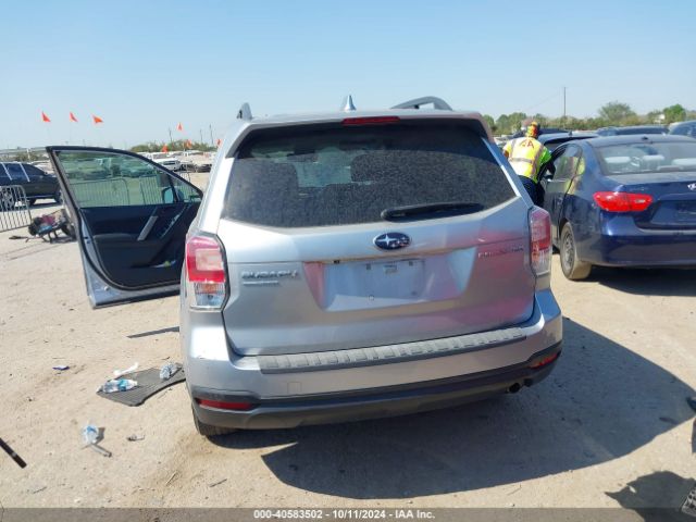 JF2SJAEC9JG590823 Subaru Forester 2.5i Premium