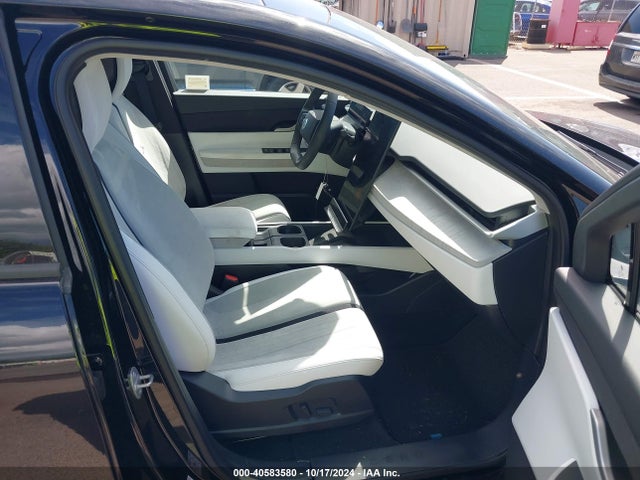 Fisker Ocean One 2023 VCF1ZBU29PG002848 Image 5
