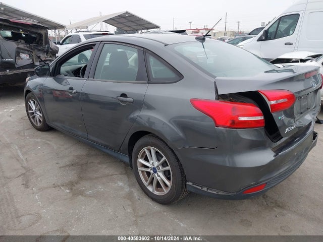 Ford FOCUS SE 2018 1FADP3F27JL295059 Image 3