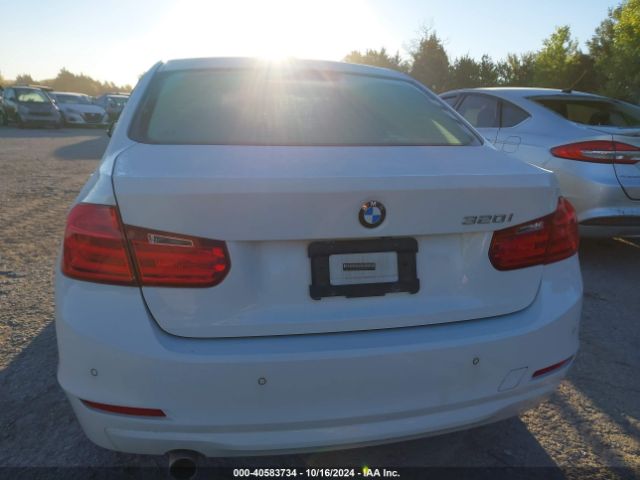WBA3B1G51FNT04672 BMW 320i