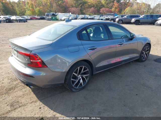 7JRA22TK6LG063110 Volvo S60 T6 Momentum