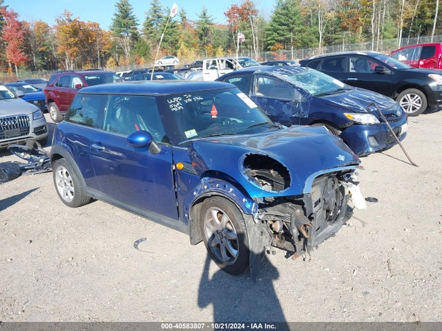 2007 MINI COOPER WMWMF33537TT53766 Photo 0