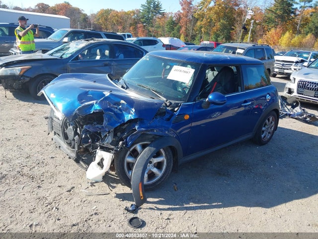 2007 MINI COOPER WMWMF33537TT53766 Photo 1