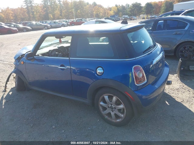 2007 MINI COOPER WMWMF33537TT53766 Photo 2
