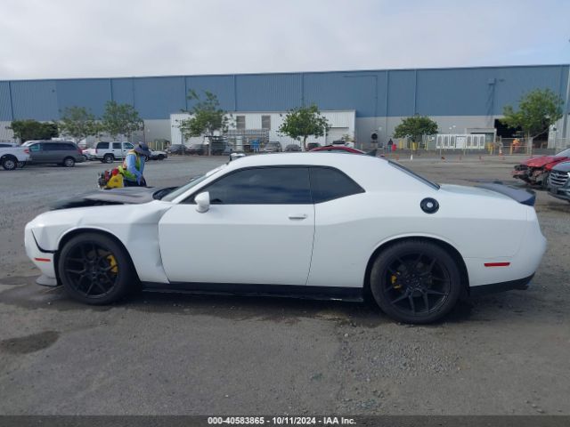 2C3CDZBT7HH633412 Dodge Challenger R/t Plus Shaker