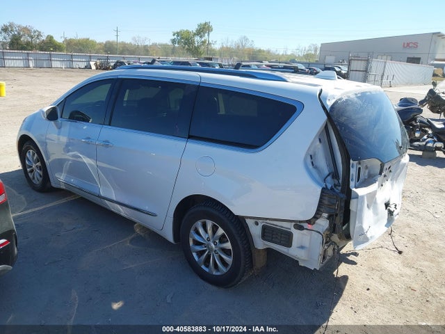 Chrysler Pacifica Touring L 2018 2C4RC1BG0JR163382 Image 3