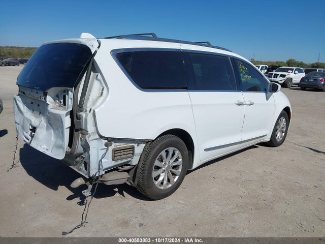 Chrysler Pacifica Touring L 2018 2C4RC1BG0JR163382 Image 4
