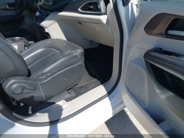 Chrysler Pacifica Touring L 2018 2C4RC1BG0JR163382 Image 5