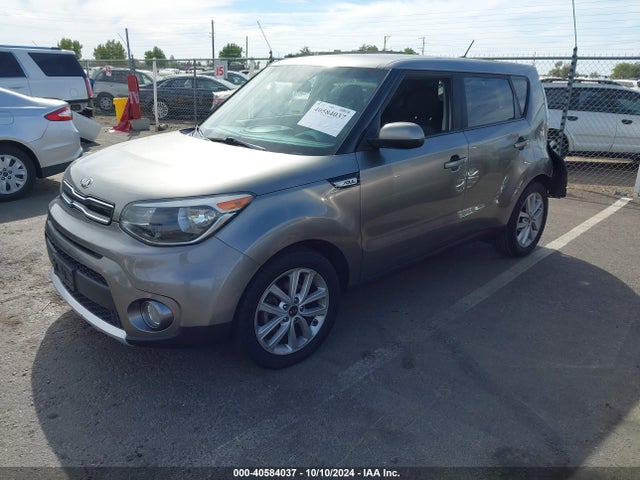 KIA SOUL + 2018 KNDJP3A56J7608268 Image 2