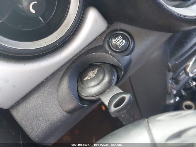 2011 MINI COOPER WMWSU3C52BT183793 Photo 10