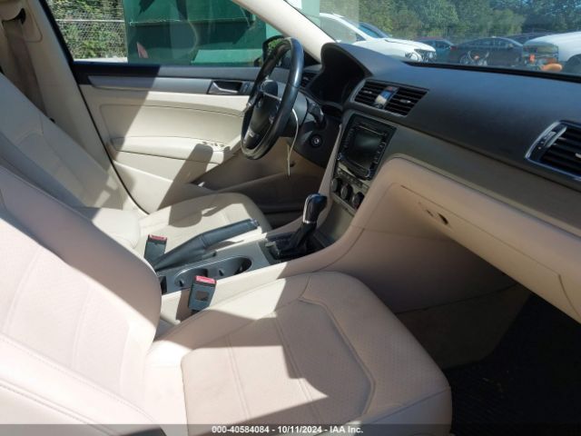1VWBT7A38EC084296 Volkswagen Passat 1.8t Se
