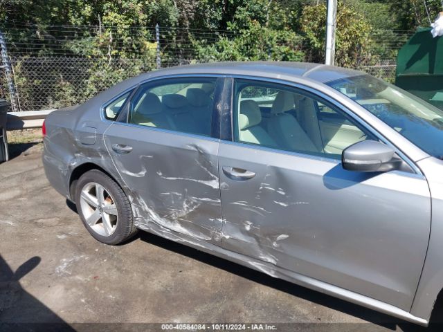 1VWBT7A38EC084296 Volkswagen Passat 1.8t Se