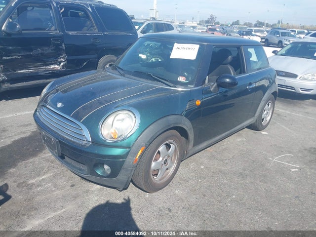 2008 MINI COOPER WMWMF33558TU68855 Photo 1