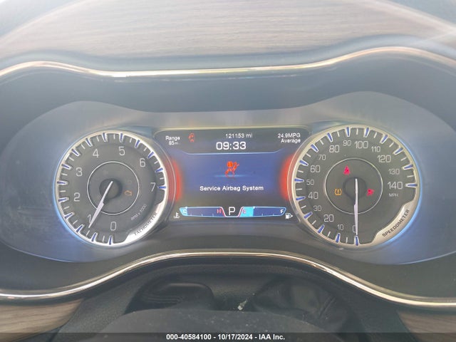 Chrysler 200 C 2015 1C3CCCCG5FN589237 Image 7