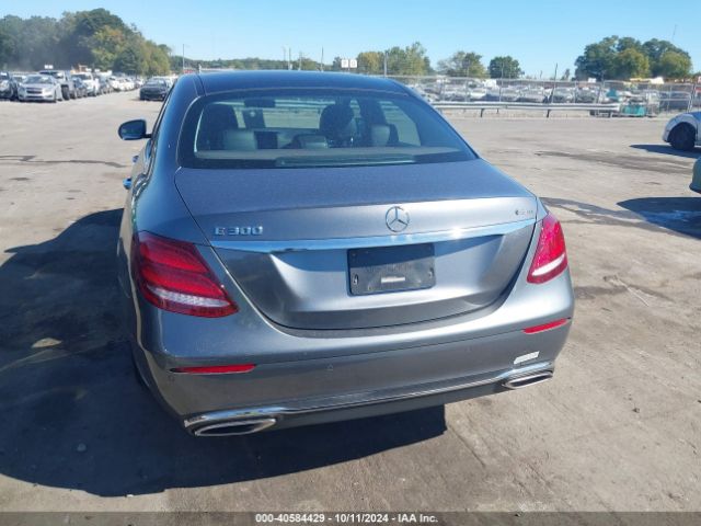 WDDZF4JB3HA085960 Mercedes-Benz E 300