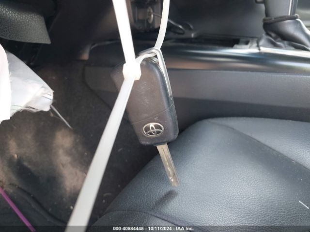 4T1B11HK0JU151783 Toyota CAMRY SE