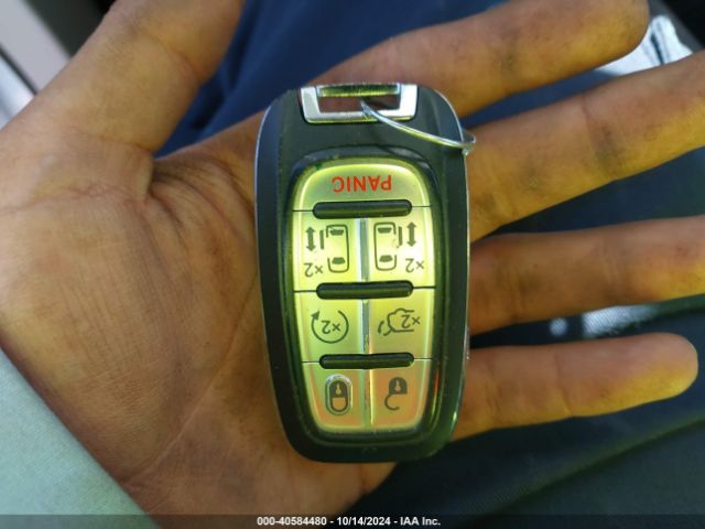 2C4RC1DG2MR516237 Chrysler Voyager Lxi
