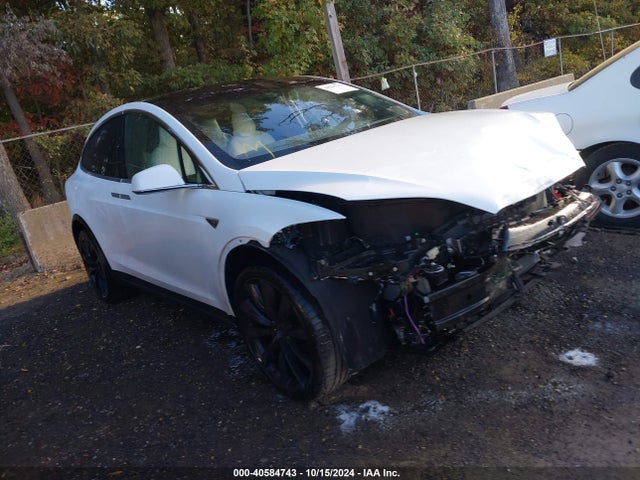2016 TESLA MODEL X 5YJXCBE44GF013780 Photo 0