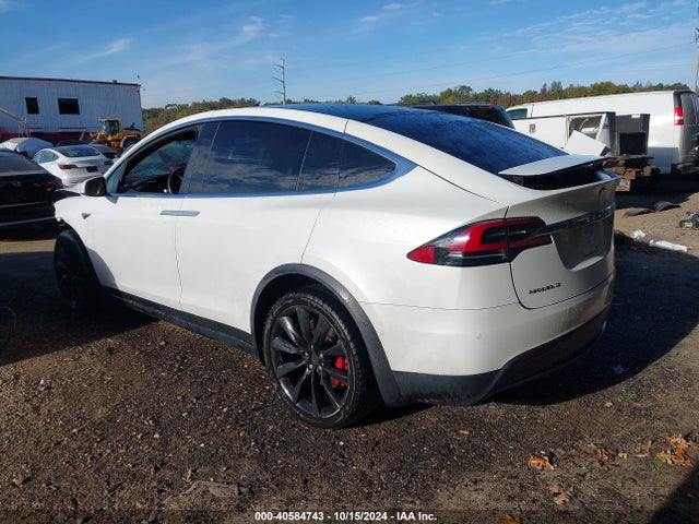 2016 TESLA MODEL X 5YJXCBE44GF013780 Photo 2