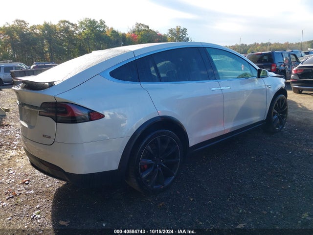 2016 TESLA MODEL X 5YJXCBE44GF013780 Photo 3